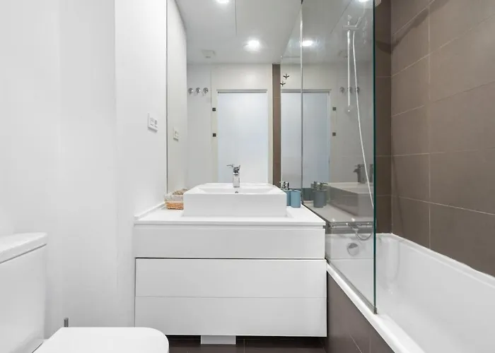 Apartment Modern With Terrace & Sea Views In Cancelada -